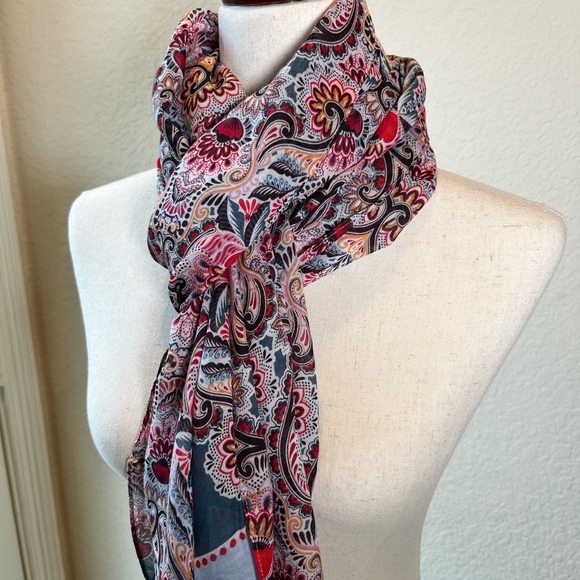 LOFT Accessories - LOFT Lightweight Paisley Scarf